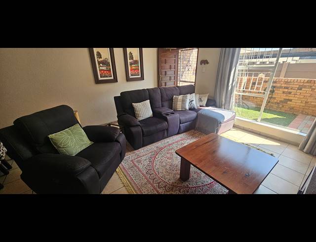 3 BEDROOM TOWNHOUSE FOR SALE IN NEW REDRUTH